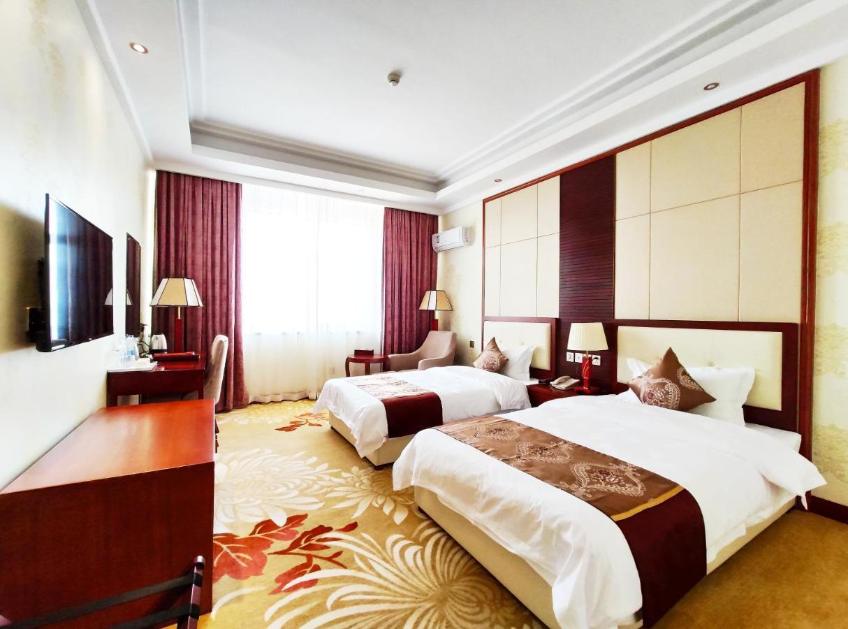 Golden Peacock Hotel Blantyre Bagian luar foto