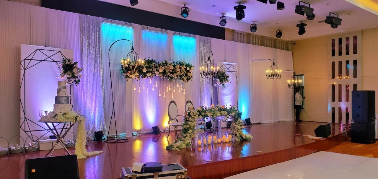 Golden Peacock Hotel Blantyre Bagian luar foto