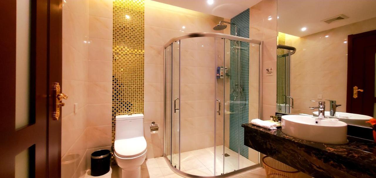 Golden Peacock Hotel Blantyre Bagian luar foto