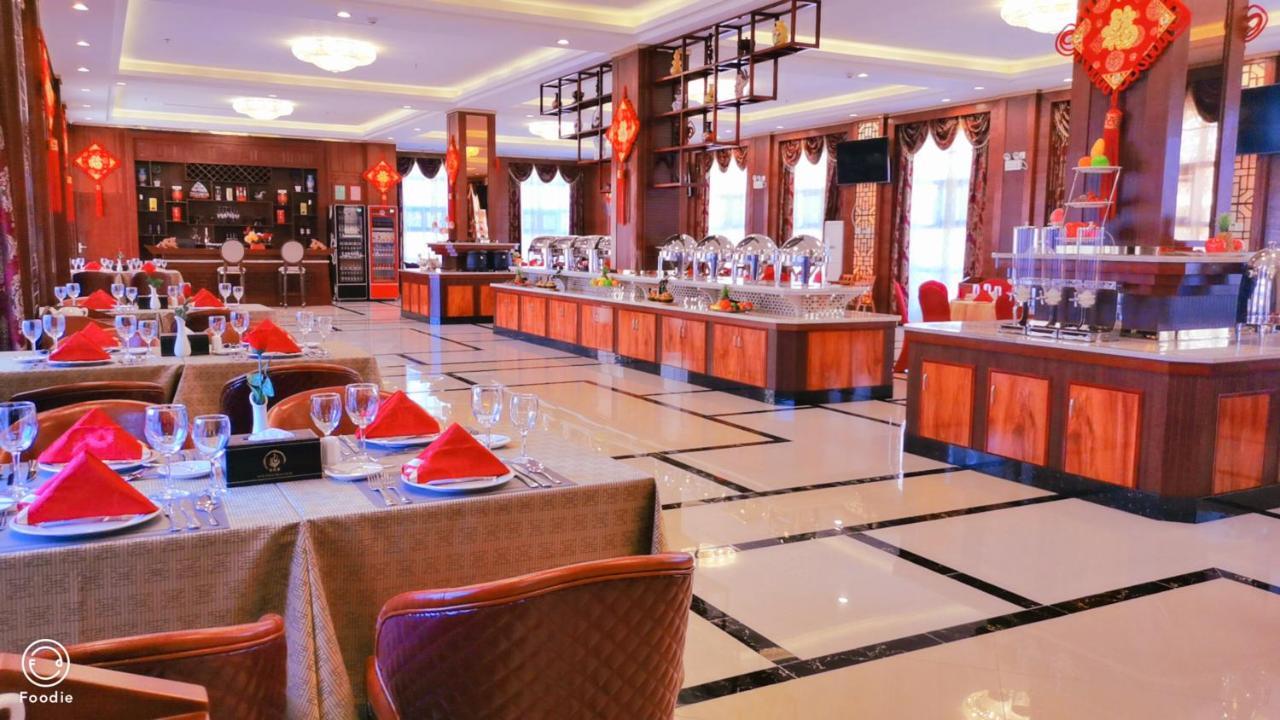 Golden Peacock Hotel Blantyre Bagian luar foto