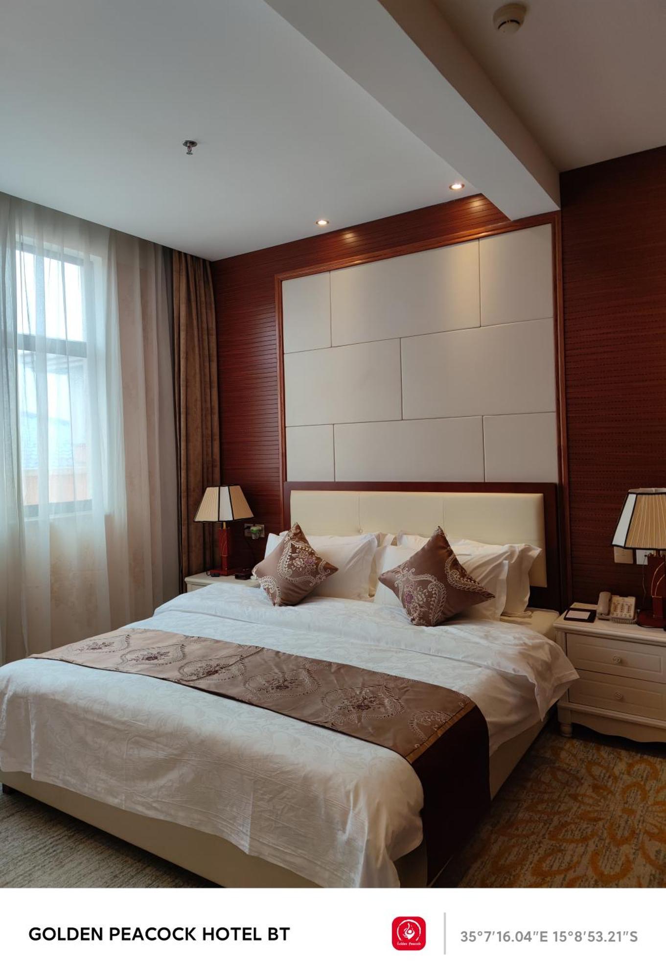 Golden Peacock Hotel Blantyre Bagian luar foto